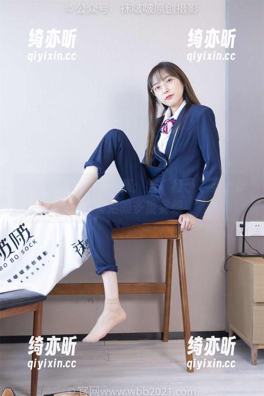 袜啵啵 - 原图与合集：当“稚予”穿上护士装后的多重妄想
