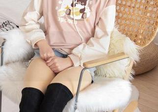 袜啵啵 – 糯米的裸足更新:合集里藏着的,趣味和尴尬同在