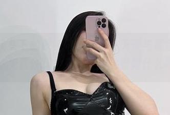 微密圈 – 镜头下的铁锤姐姐:维密天使与黑色渔网的绝配,免费分享,来评论你能看到什么吧!