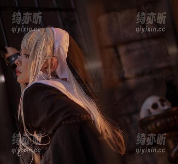 看！阿寨寨在泳衣里，诠释了定制和作品的完美碰撞