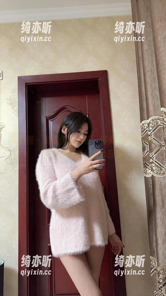 雪怡妹纸 微密圈 - 她是雪怡妹纸,淑女的腰都在高清里显得那么得心应手
