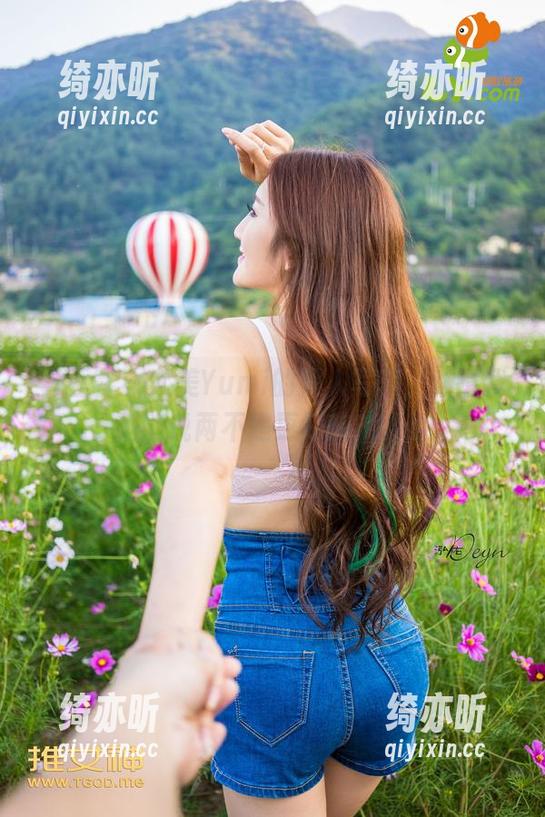 青豆客-尤美Yumi 青豆客 - 尤美Yumi的双人写真,难道我们能说两不是更好嘛?哈哈