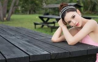 青豆客 – 被莫晓茜sunny的皮衣写真集吸引,下载后我承认我失控了