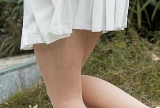 魔镜街拍 – 婷婷的粉裙日常:那件裙子真的太抢眼,让人分心的工作写真