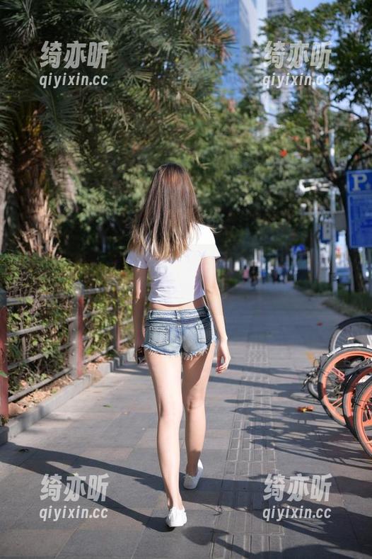 魔镜街拍 魔镜街拍的白裙女子合集,每一张都像在邀我去梦游