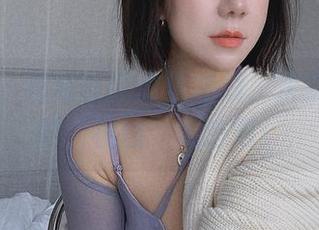 微密圈 – 鹿瑶在泳池里冲浪,快去下载她的“飘逸”姿态吧!
